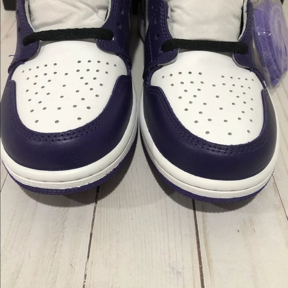 🔴SOLD🔴Nike Air Jordan 1 High OG Court Purple2020 - Picture 7 of 8